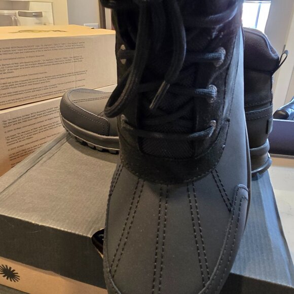 NEW MENS SIZE 11 BLACK UGG EMMETT 1115834 LEATHER WATERPROOF WINTER DUCK BOOTS - Picture 3 of 15